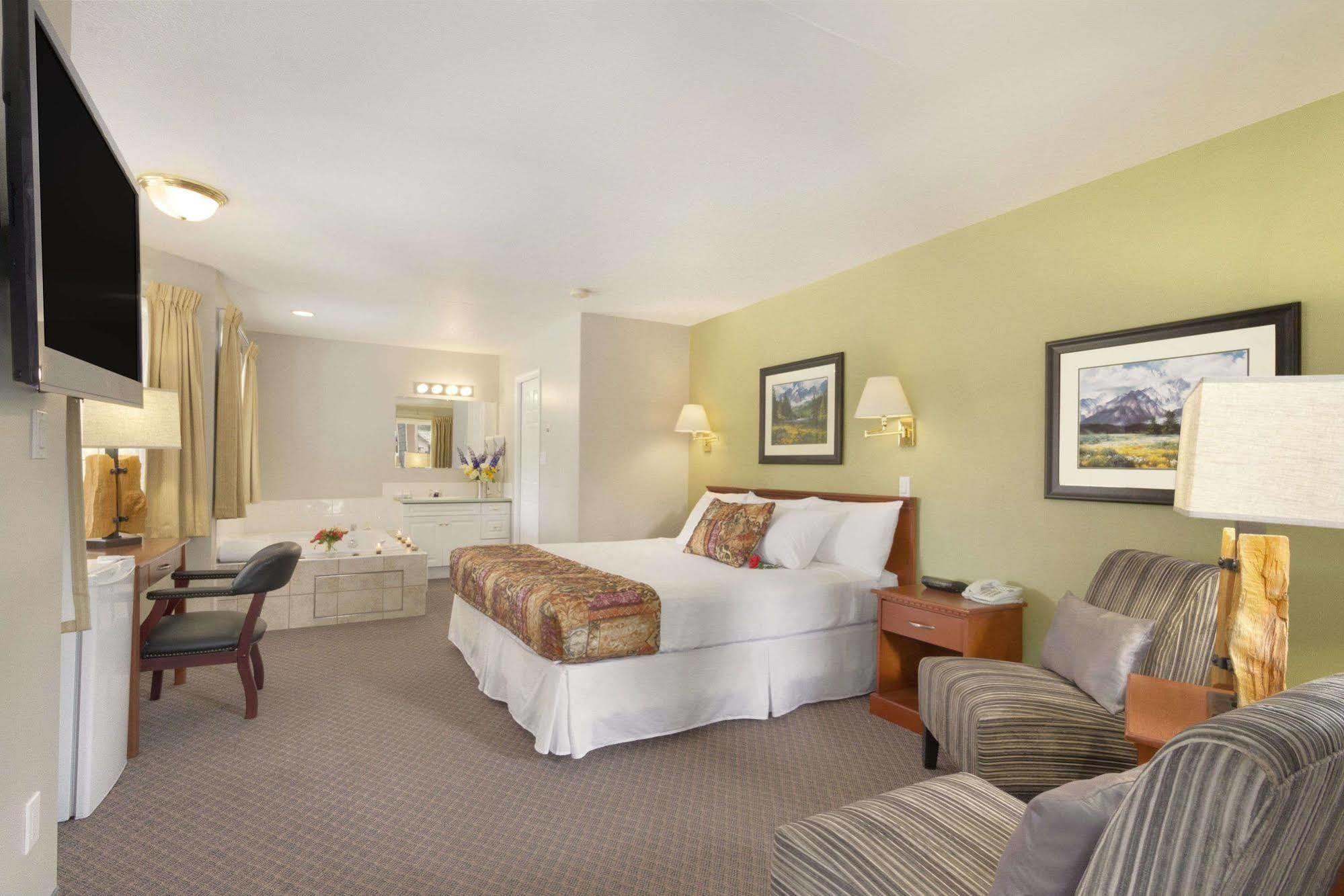 Travelodge By Wyndham Golden Sportsman Lodge Dış mekan fotoğraf
